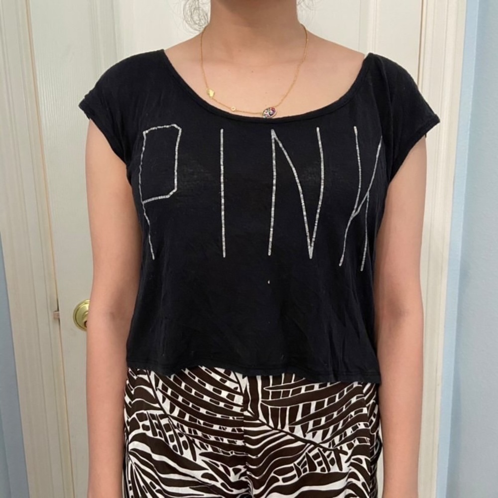PINK Victoria’s Secret Cropped Tee